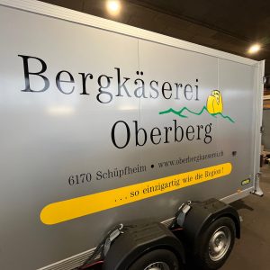 Anhänger beschriftet