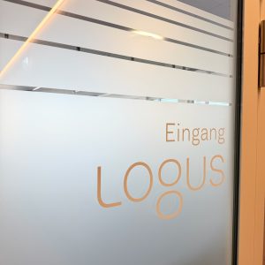 Sichtschutzfolie mit Logo